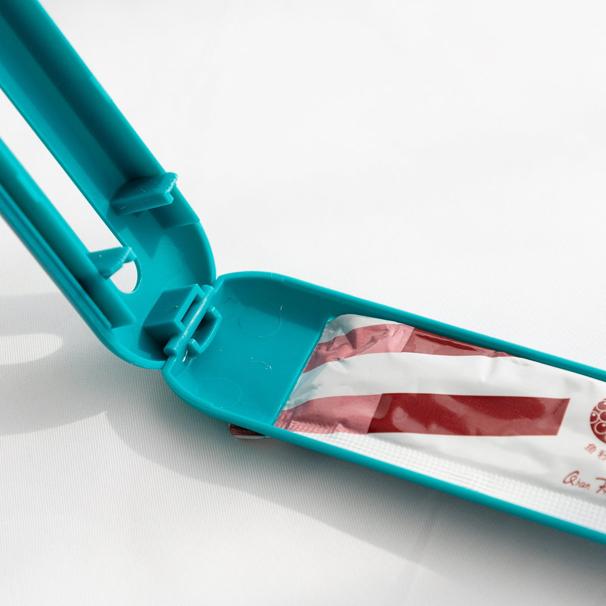 Hot Cat Strip Spoon Feeder Squeezes Snack Pet Feeding Tools