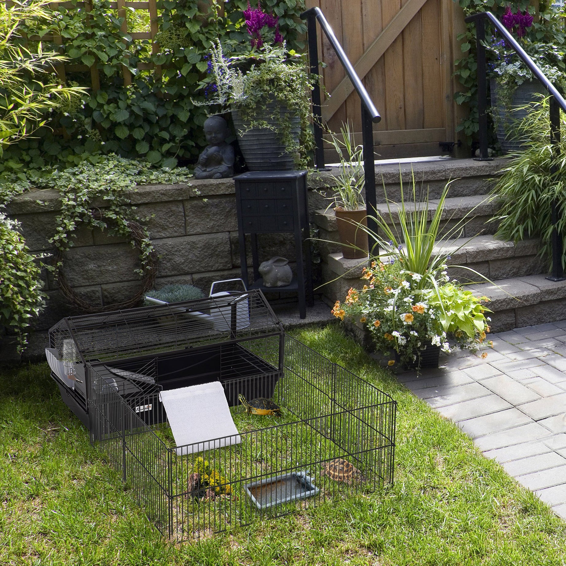Rolling Metal Rabbit Guinea Pig Or Small Animal Hutch Cage
