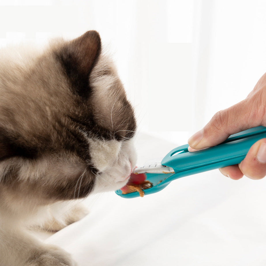 Hot Cat Strip Spoon Feeder Squeezes Snack Pet Feeding Tools